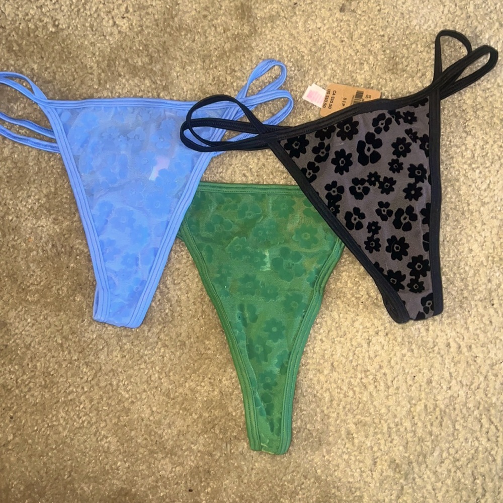 Small set of 3